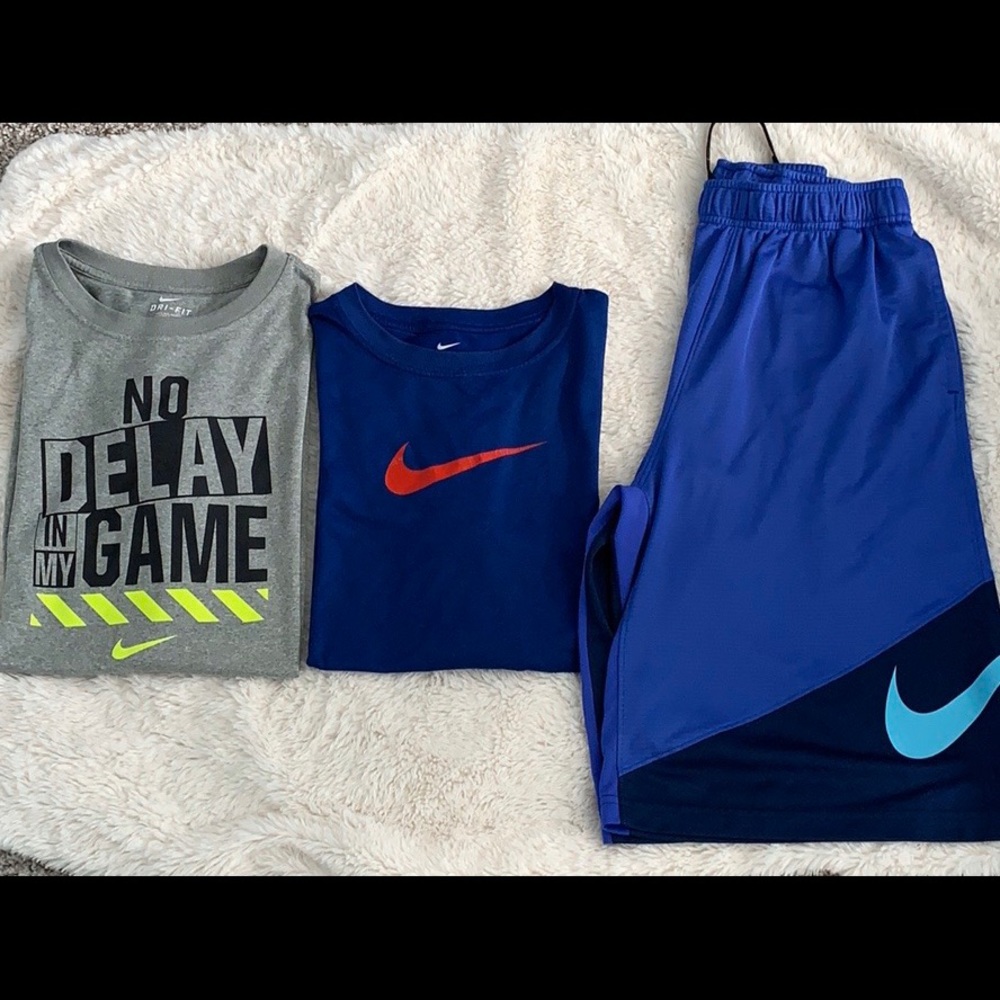 Lot of Boys Nike XL dri-fit